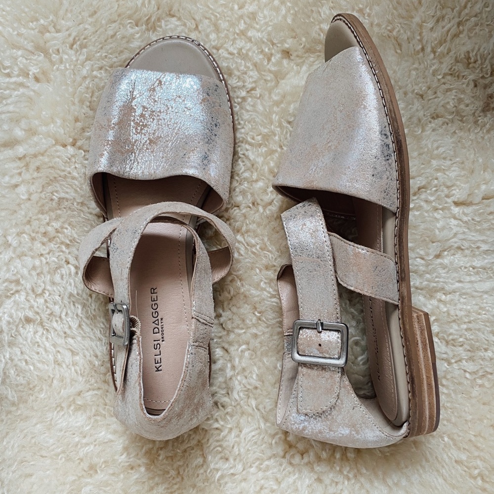 Kelsi Dagger | Metallic Sydney Sandals